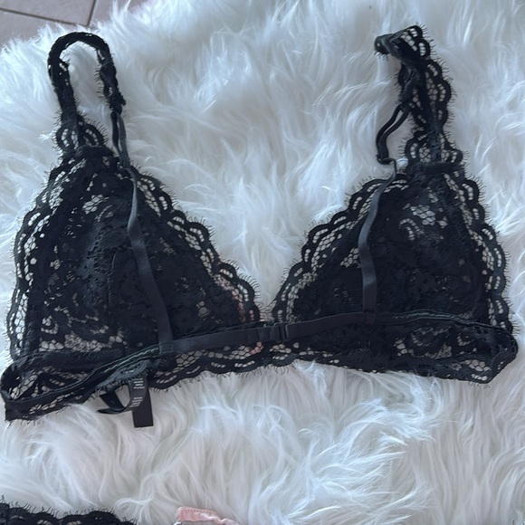 Victoria Secret Lingerie - Picture 5 of 11